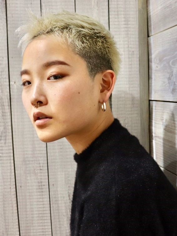 港南台の美容室・美容院「グレープバイン(GRAPEVINES) 港南台」のヘアスタイル「ブロンド☆ベリーショート」の拡大画像