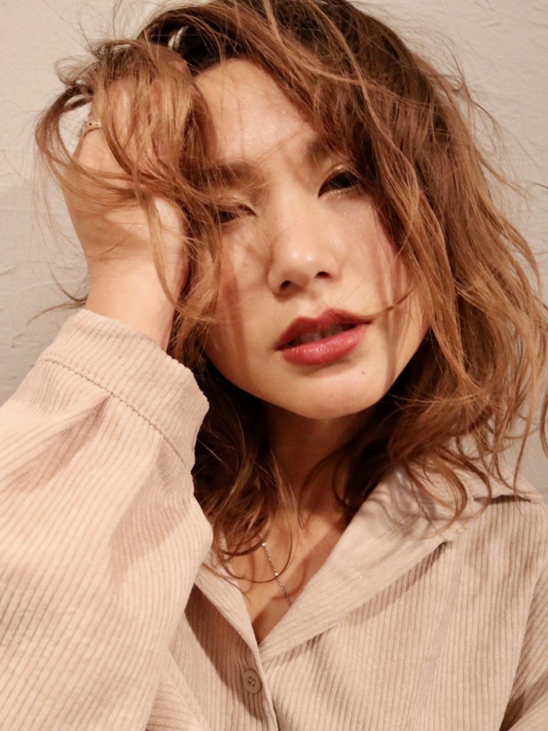 鎌倉の美容室・美容院「グレープバイン(GRAPEVINES) 鎌倉」のヘアスタイル「ラフスタイルミディ」の拡大画像
