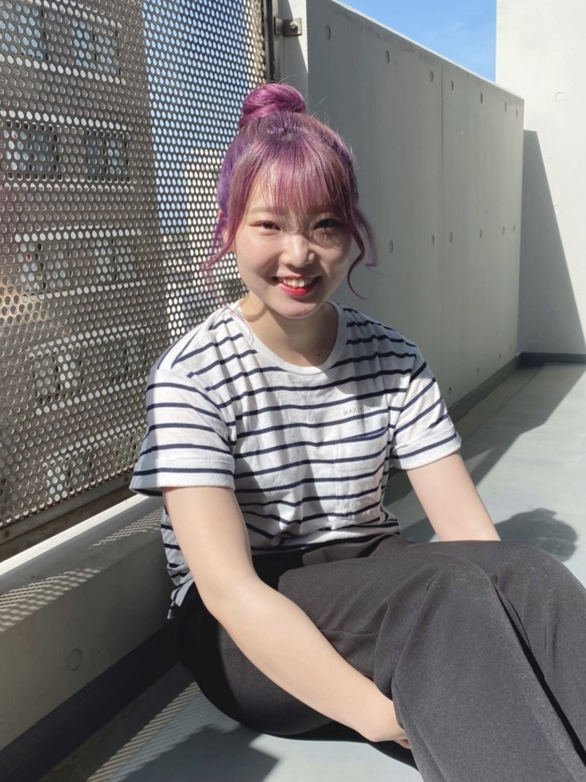 ヘアスタイル「ハイトーンアプリコットカラー」を担当したスタッフ「勢力 星南」の画像
