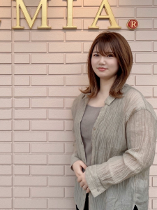 上大岡のアイラッシュ・ネイルサロン「REMIA kamiooka（レミア　上大岡）」のスタッフ「高橋 李奈」
