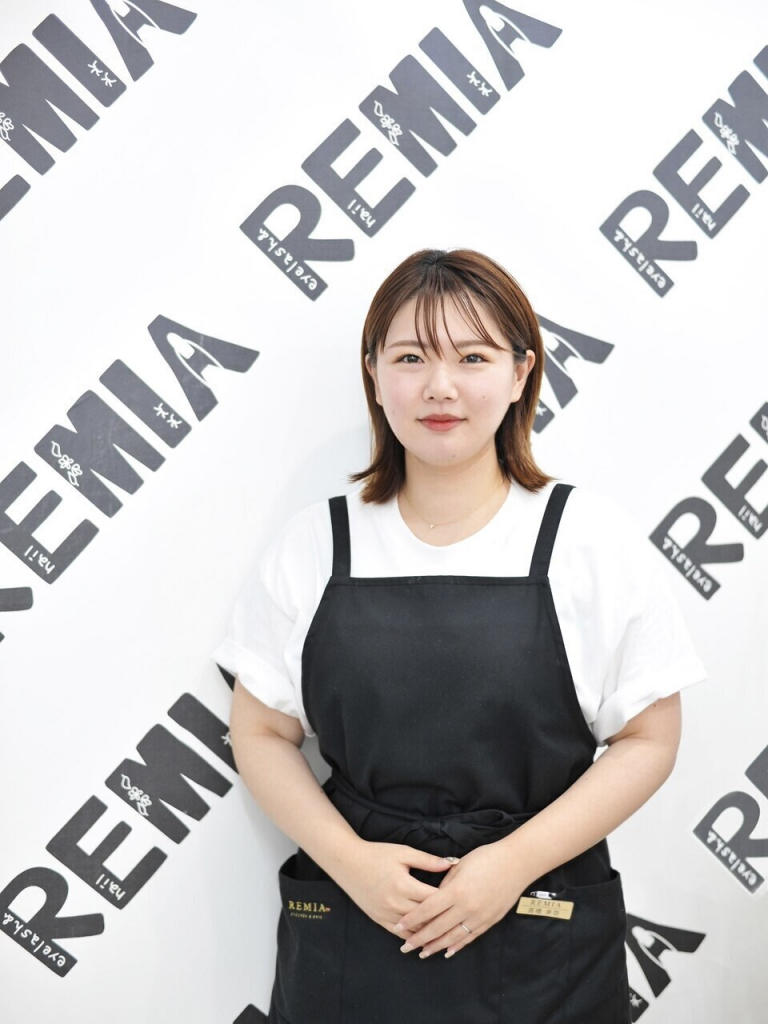 上大岡のアイラッシュ・ネイルサロン「REMIA kamiooka（レミア　上大岡）」のスタッフ「TAKAHASHI RINA」の画像