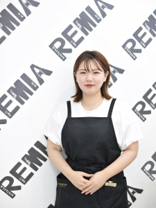 上大岡のアイラッシュ・ネイルサロン「REMIA kamiooka（レミア　上大岡）」のスタッフ「TAKAHASHI RINA」