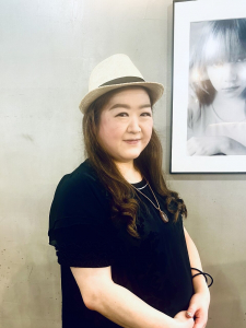 横須賀の美容室・美容院「クレア　グレープバイン（CLAIRE by GRAPEVINES） 横須賀」のスタッフ「榊原 睦実」
