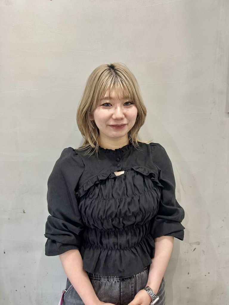 辻堂にある美容室・美容院「GRAPE VINES Tsujido（グレープバイン　ツジドウ）」のスタッフ画像「Mai」