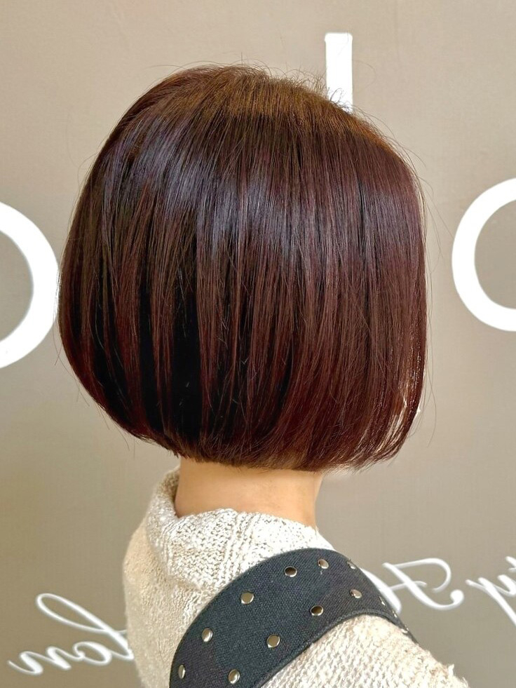 ヘアサロンのReplica[レプリカ]戸塚「Replica Totsuka【Short Bob style specialized salon】」のヘアスタイル「ミニボブ　ボルドーカラー」の拡大画像