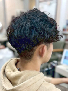 スタッフ「Replica  戸塚」が担当したヘアスタイル「メンズマッシュ×スパイラルパーマ」