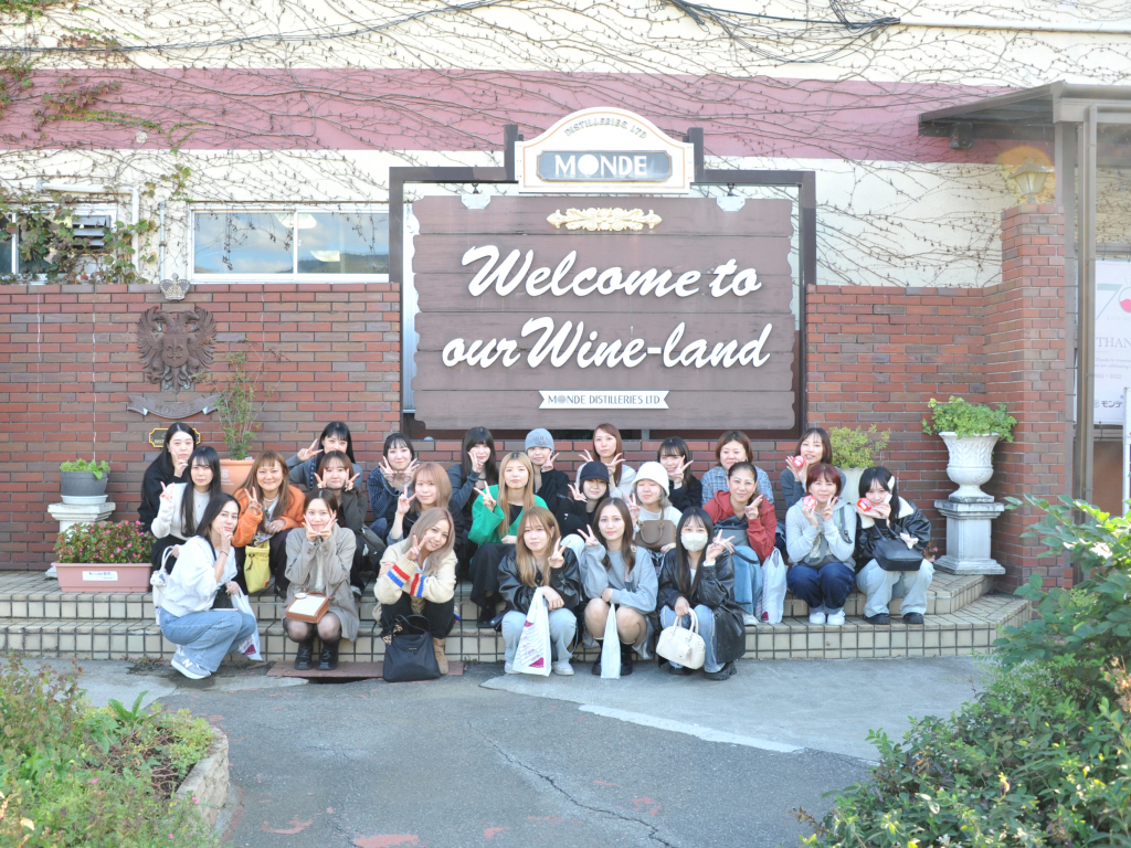 ヘア・アイラッシュ・ネイル「グレープバイン / レミア / ディークルー」の求人画像