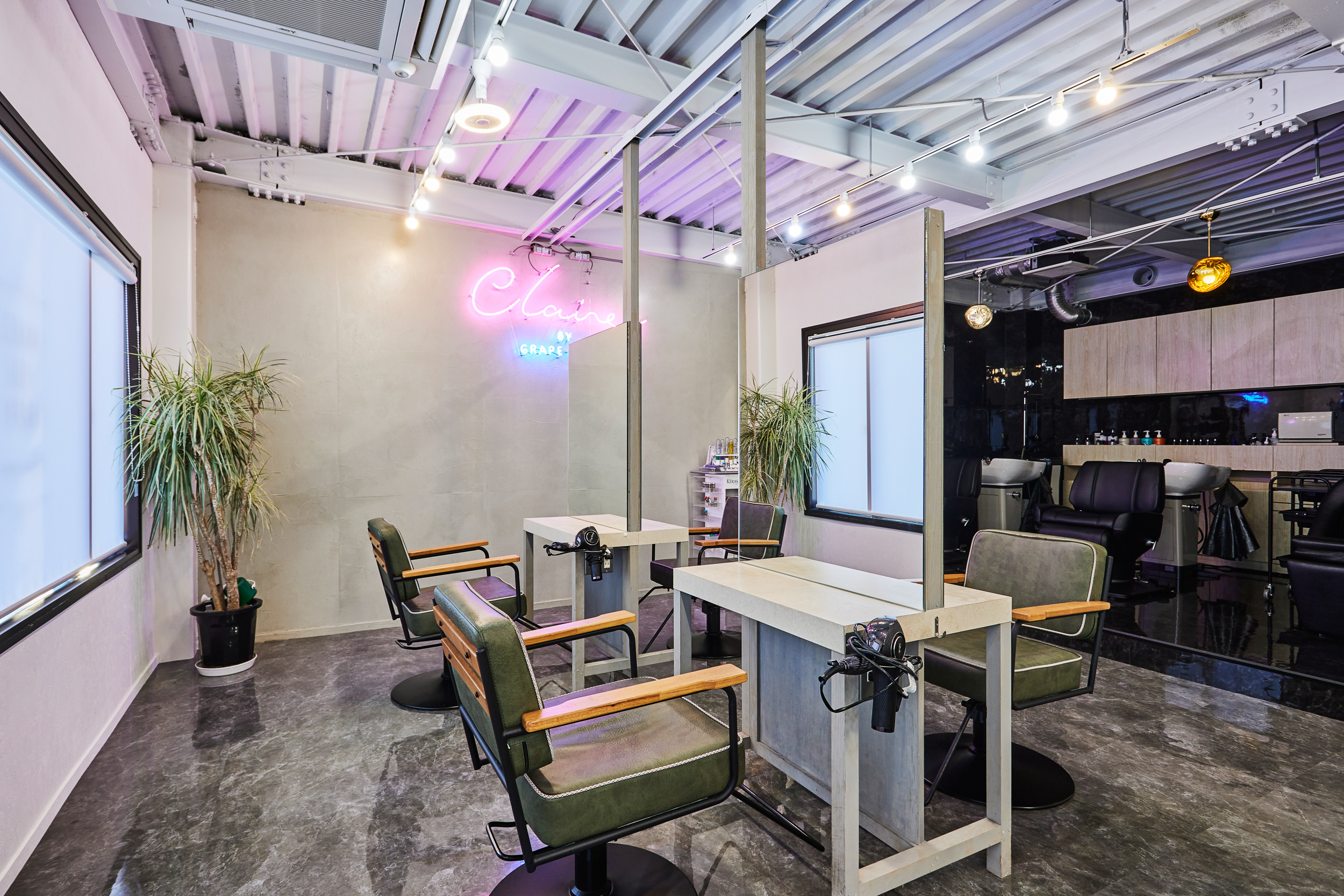 横須賀の美容室・美容院「クレア バイ グレープバイン（CLAIRE by GRAPEVINES）金沢文庫」の店舗画像