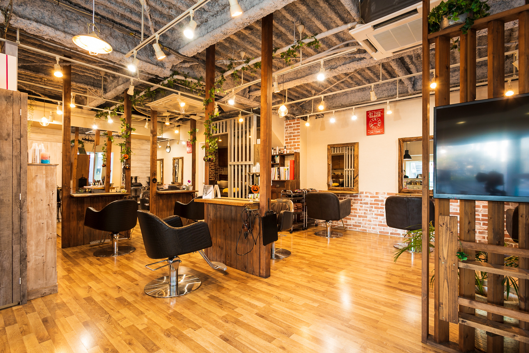 港南台の美容室・美容院「グレープバイン(GRAPEVINES) 港南台」の店舗画像