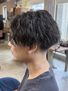 ヘア・アイラッシュ・ネイル「グレープバイン / レミア」のヘアスタイル「ツイストスパイラルパーマ」