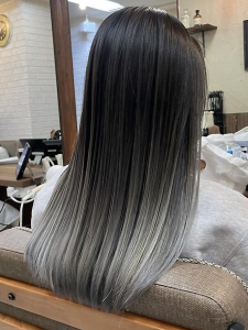 ヘア・アイラッシュ・ネイル「グレープバイン / レミア」のヘアスタイル「エアタッチバレイヤージュ」