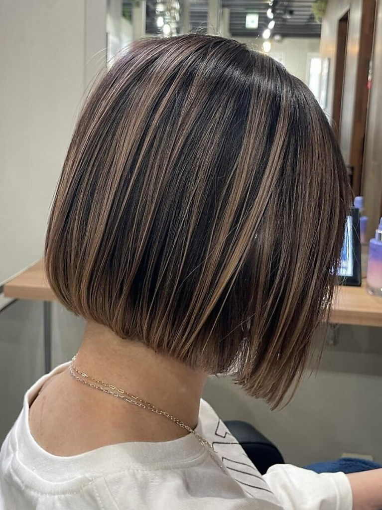辻堂にある美容室・美容院「GRAPE VINES Tsujido（グレープバイン　ツジドウ）」のヘアスタイル「ボブバレイヤージュ」の拡大画像